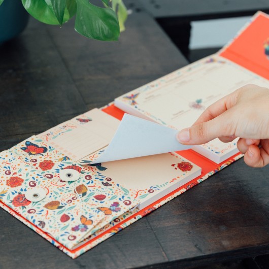 FRIDA KAHLO WEEKLY PLANNER WITH STICKY NOTES
