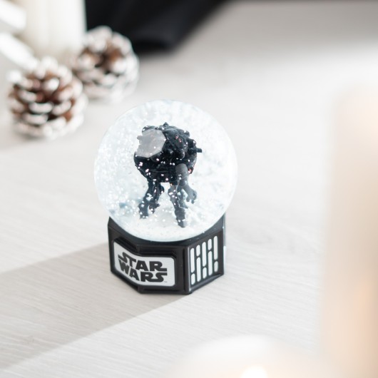 STAR WARS SNOW GLOBE