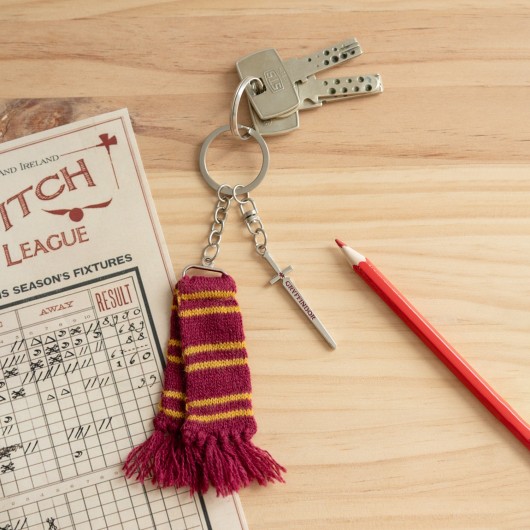 HARRY POTTER GRYFFINDOR SCARF KEYRING