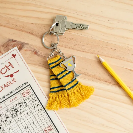 HARRY POTTER HUFFLEPUFF SCARF KEYRING