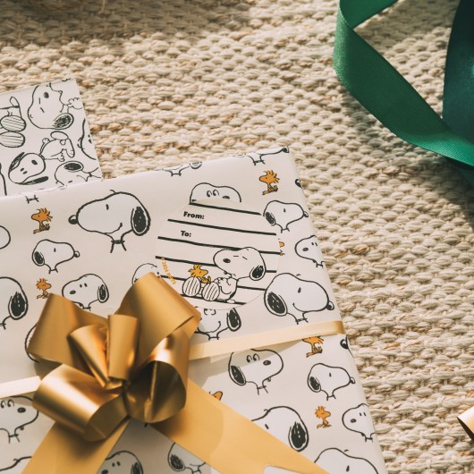 SNOOPY WRAPPING PAPER SET