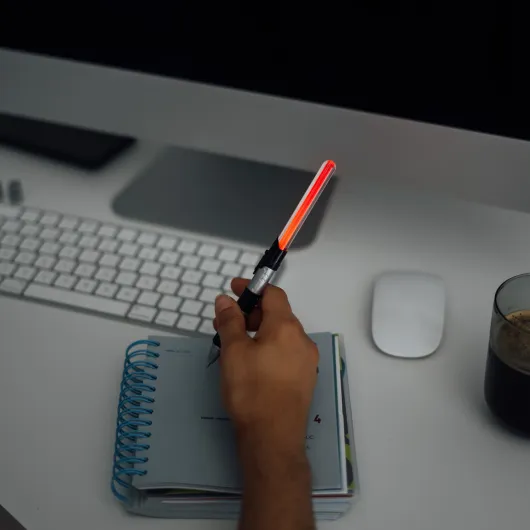 STAR WARS LUKE SKYWALKER & DARTH VADER SET OF 2 LIGHTSABER PENS