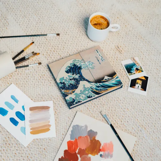 HOKUSAI WEEKLY PLANNER WITH STICKY NOTES