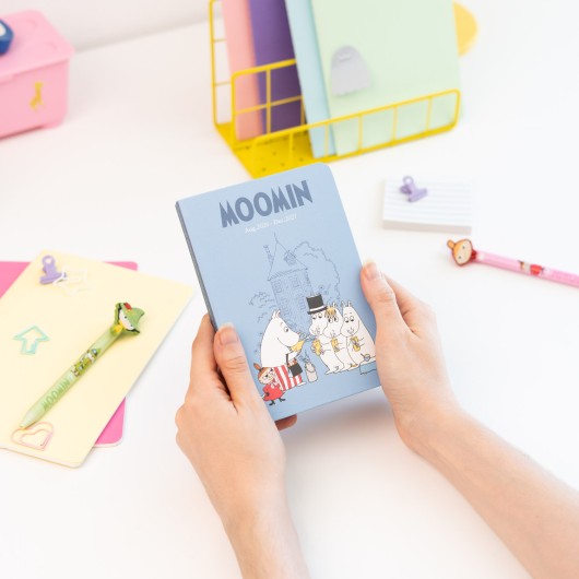 MOOMIN 2026/2027 WEEK TO VIEW POCKET 17 MONTHS ACADEMIC DIARY