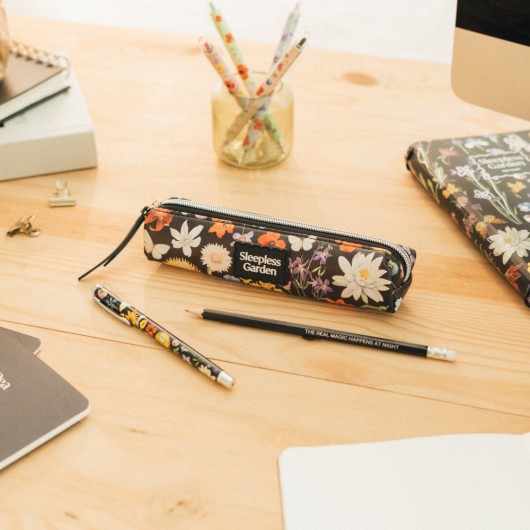 SLEEPLESS GARDEN PEN AND PENCIL CASE SET