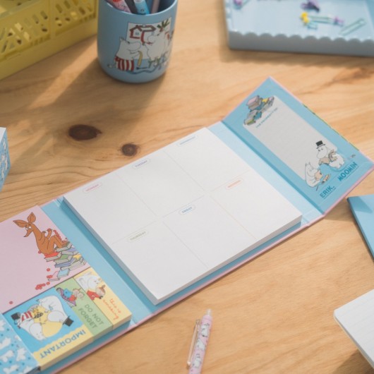 MOOMIN WEEKLY PLANNER WITH ADHESIVE NOTES