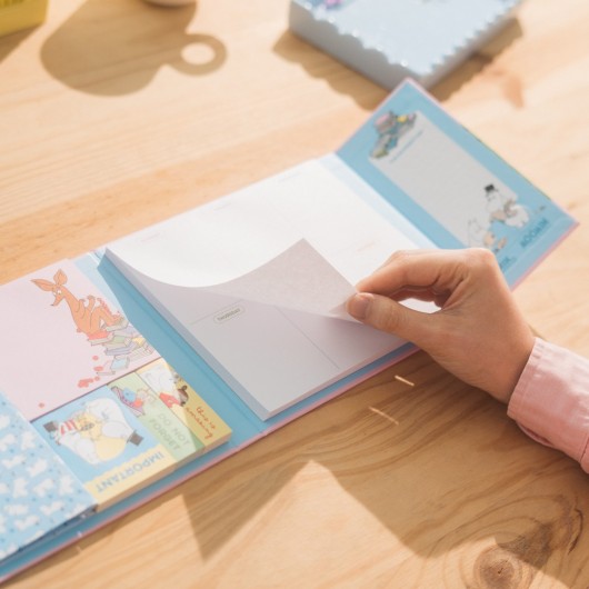 MOOMIN WEEKLY PLANNER WITH ADHESIVE NOTES