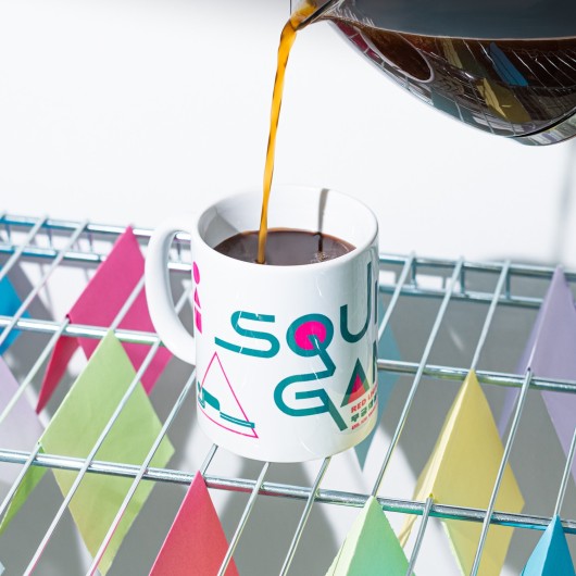 TAZA EL JUEGO DEL CALAMAR LOGO