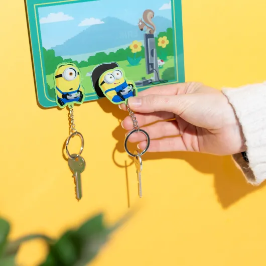 COLGADOR DE LLAVES CON LLAVERO MINIONS