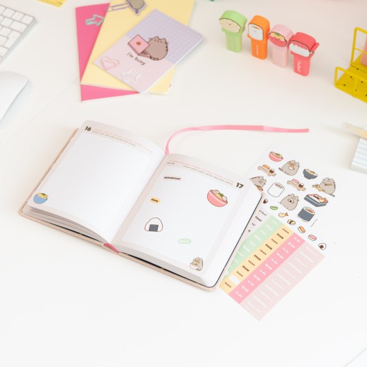 AGENDA ESCOLAR 2026/2027 DIA PAGINA M CON LOMO 11 MESES PUSHEEN SUSHI ROLL
