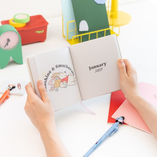 AGENDA ESCOLAR 2026/2027 DIA PAGINA M CON LOMO 11 MESES DISNEY WINNIE THE POOH