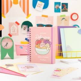 AGENDA ESCOLAR 2026/2027 SEMANA VISTA A5 12 MESES PUSHEEN FRUITS 2