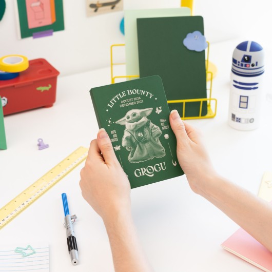 AGENDA ESCOLAR 2026/2027 SEMANA VISTA POCKET 17 MESES STAR WARS THE MANDALORIAN AND GROGU