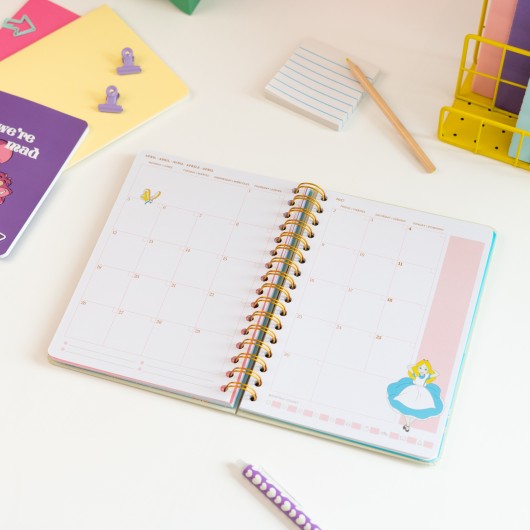 AGENDA ESCOLAR 2026/2027 SEMANA VISTA A5 12 MESES DISNEY ALICIA EN EL PAIS DE LAS MARAVILLAS