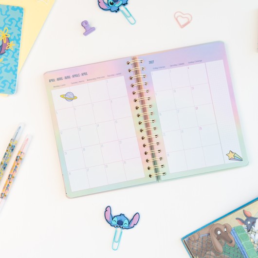 AGENDA ESCOLAR 2026/2027 SEMANA VISTA A5 12 MESES DISNEY STITCH Y ANGEL