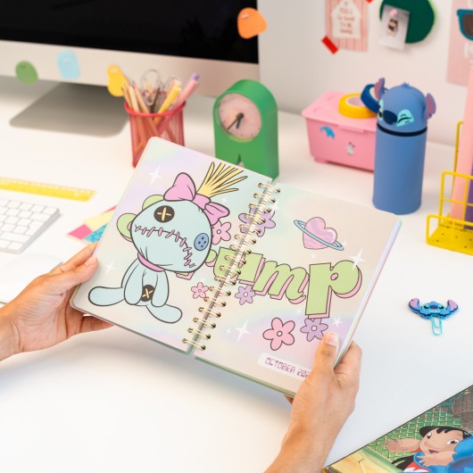 AGENDA ESCOLAR 2026/2027 SEMANA VISTA A5 12 MESES DISNEY STITCH Y ANGEL