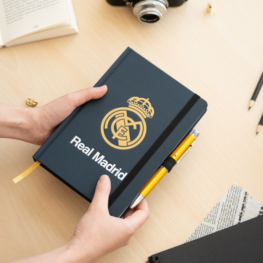 CUADERNO PREMIUM A5 CON BOLIGRAFO PROYECTOR REAL MADRID