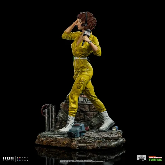 FIGURA ART SCALE LAS TORTUGAS NINJA APRIL O'NEAL