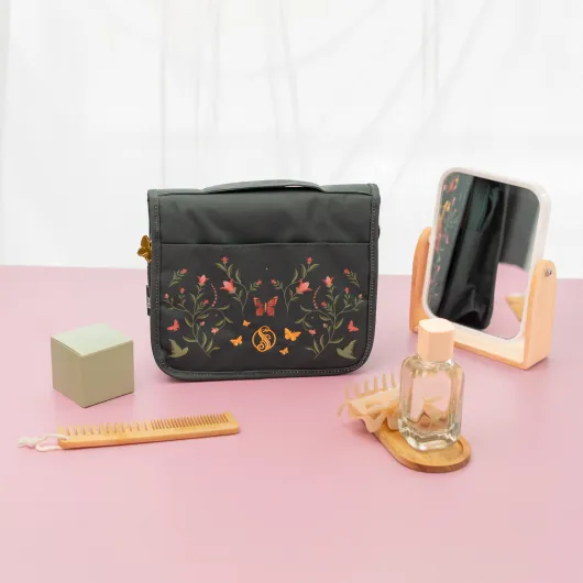 TROUSSE DE TOILETTE DE VOYAGE WICKED PARTIE 2