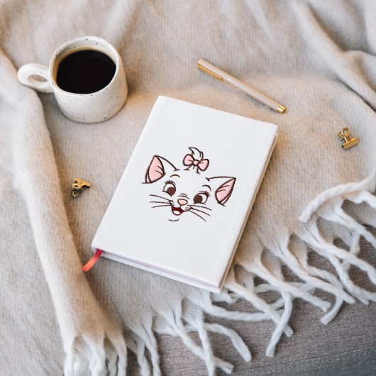 CAHIER PREMIUM A5 COUVERTURE EN PELUCHE DISNEY LES BONJOUR MARIE