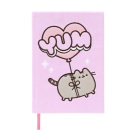 CAHIER PREMIUM A5 COUVERTURE EN PELUCHE PUSHEEN MOMENTS