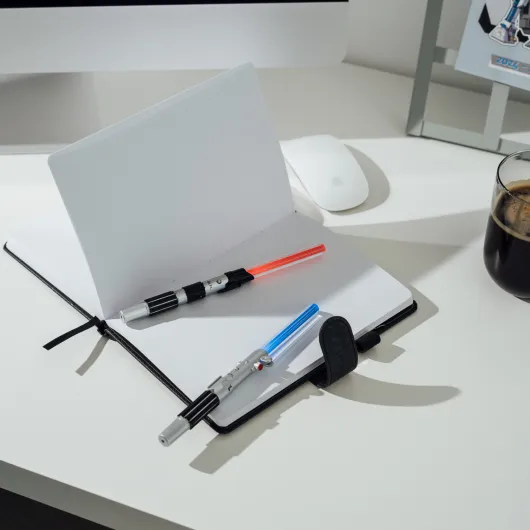 SET DI 2 PENNE SPADE LASER STAR WARS LUKE SKYWALKER E DARTH VADER