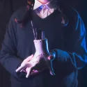 PORTAPENNE CON SET DI SCRITTURA MERCOLEDÌ ADDAMS E MANO