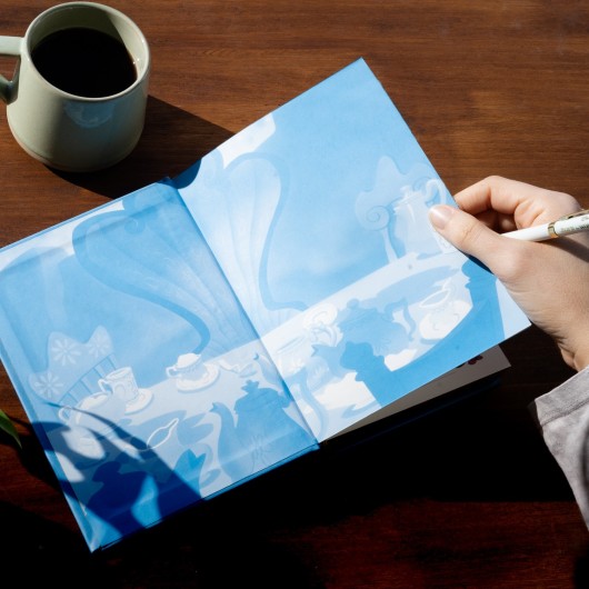 SET CADERNO PREMIUM A5 COM CANETA  DISNEY ALICE NO PAÍS DAS MARAVILHAS