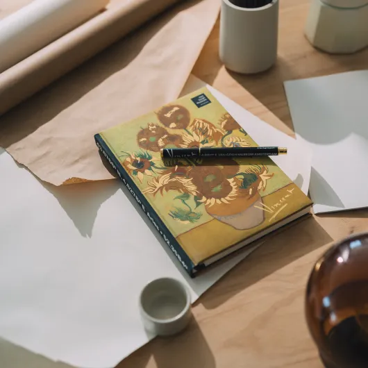 SET CADERNO PREMIUM COM ESFEROGRÁFICA VAN GOGH MUSEUM