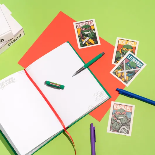 PACK CADERNO PREMIUM A5 COM ESFEROGRAFICA TARTARUGAS NINJA