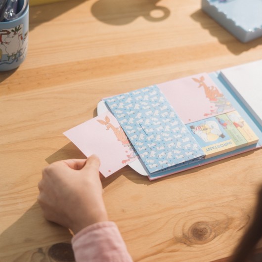 PLANEADOR SEMANAL COM NOTAS ADESIVAS MOOMIN